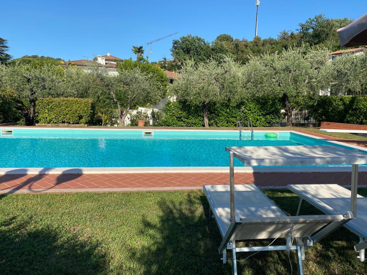 Flowers & Garden Apartment Con Vista Lago Manerba del Garda Εξωτερικό φωτογραφία