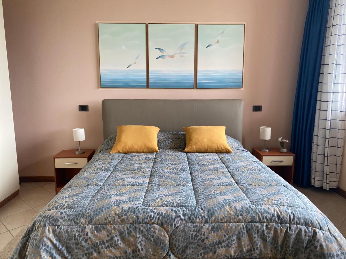 Flowers & Garden Apartment Con Vista Lago Manerba del Garda Εξωτερικό φωτογραφία