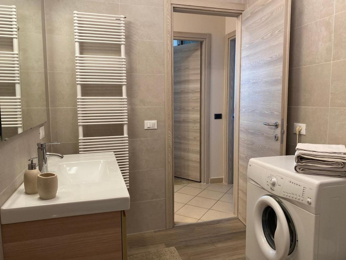 Flowers & Garden Apartment Con Vista Lago Manerba del Garda Εξωτερικό φωτογραφία
