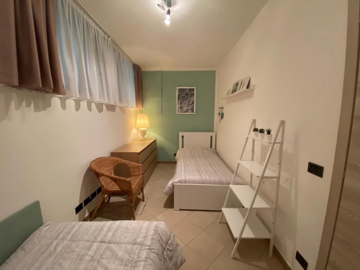 Flowers & Garden Apartment Con Vista Lago Manerba del Garda Εξωτερικό φωτογραφία