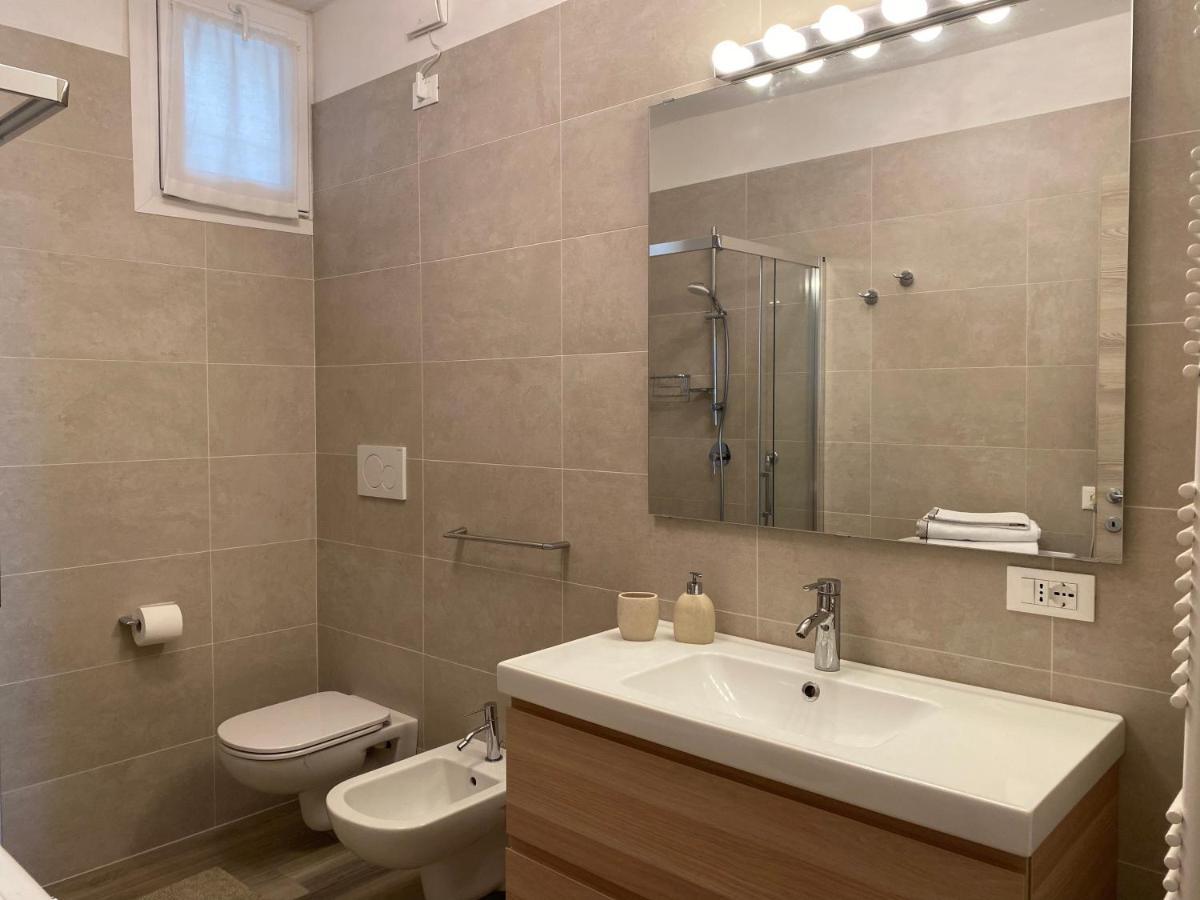 Flowers & Garden Apartment Con Vista Lago Manerba del Garda Εξωτερικό φωτογραφία