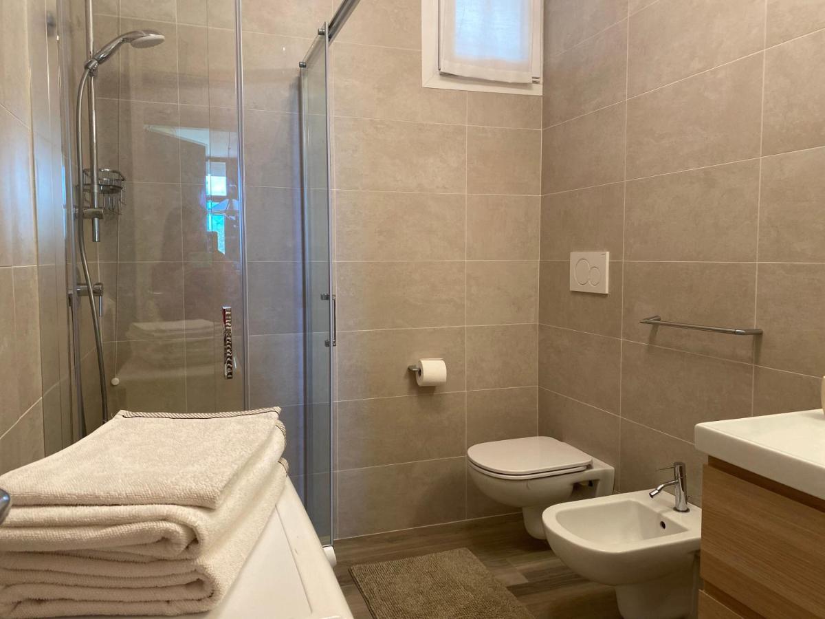 Flowers & Garden Apartment Con Vista Lago Manerba del Garda Εξωτερικό φωτογραφία